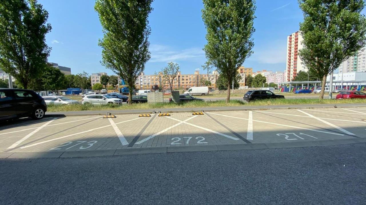 1 Room Apartment With Terrace, Slnecnice, 18B Братислава Экстерьер фото
